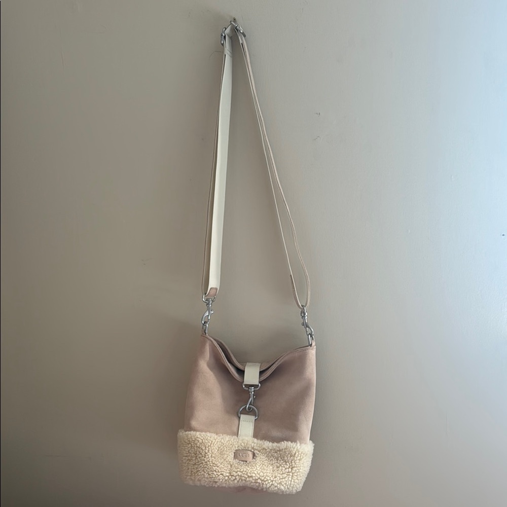 ~Barely used Ugg, convertible bag/backpack